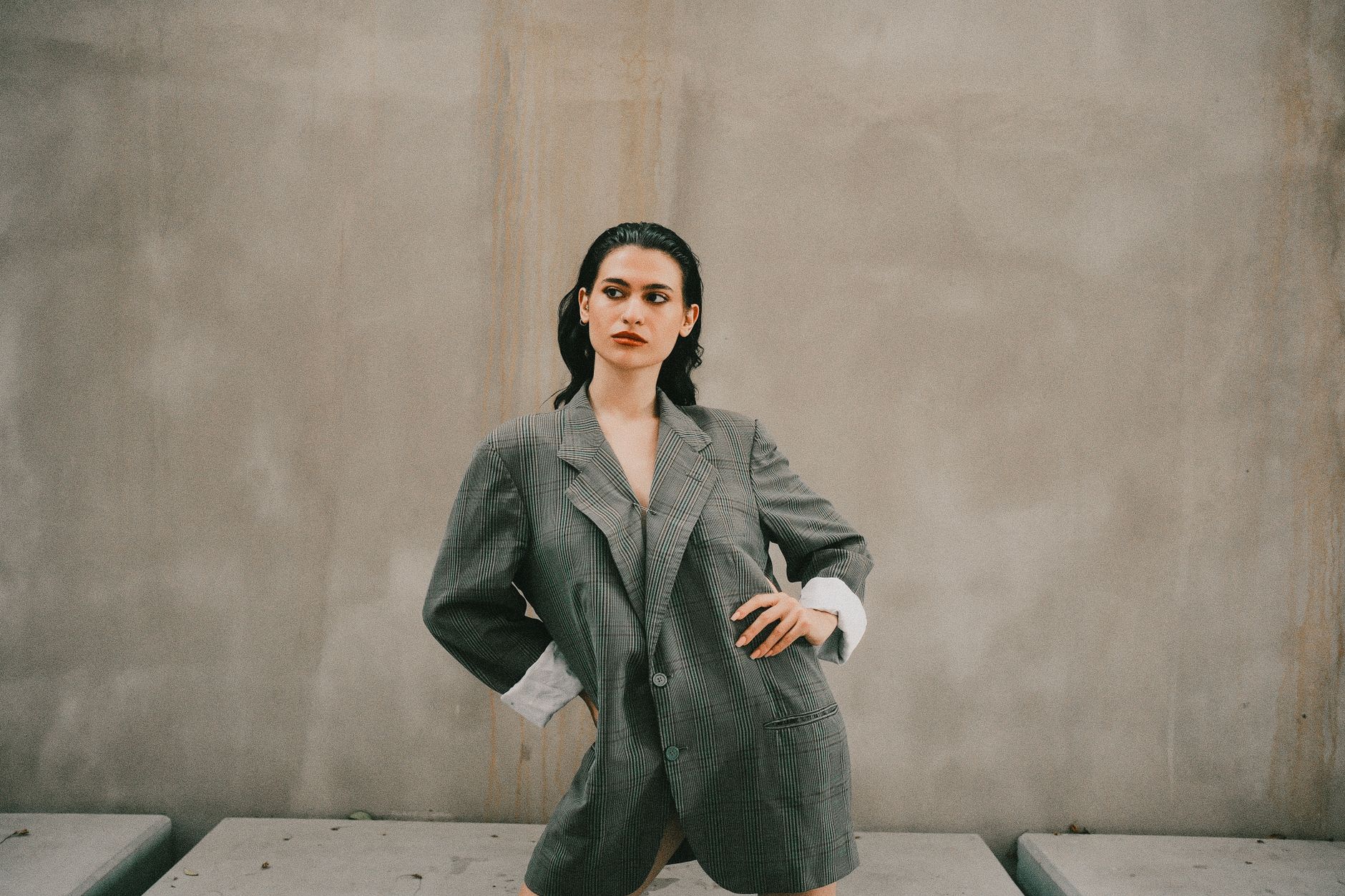 The Linen Tailoring Takeover: Why the British High Street Is Betting on Relaxed Suiting for Every Season