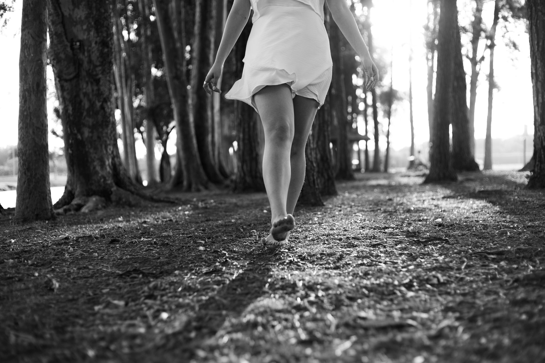 Grounding, Forest Bathing and Barefoot Walking: Which Nature-Based Wellness Practices Do British Experts Actually Endorse?